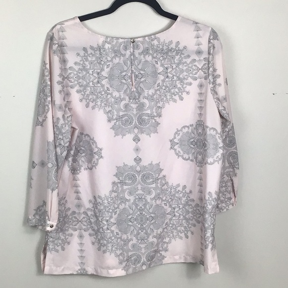 Kenar Pink and Gray geometric print top Large - Picture 5 of 7